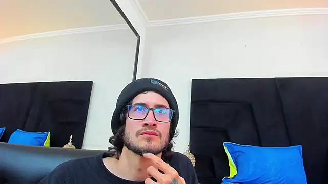 Loggan donnelly online show from March 2025 08:31:01 PM