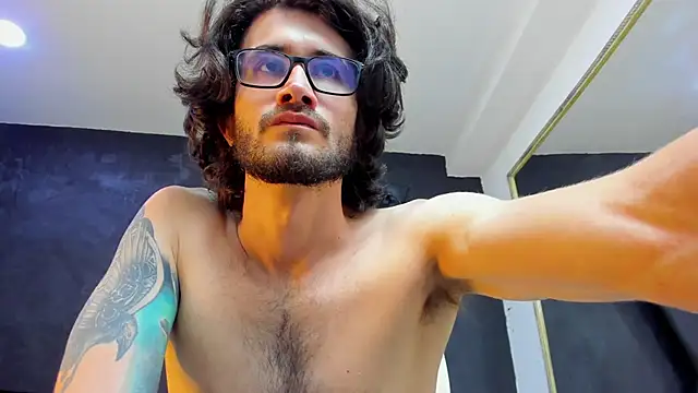 Loggan donnelly online show from March 2025 11:31:01 PM