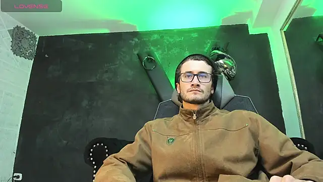 Loggan donnelly online show from September 2025 08:43:01 PM