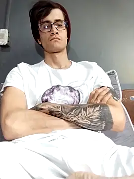 Loggan donnelly online show from March 2026 07:51:02 PM