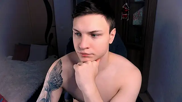 Snapshot of handsome_guy01 chatting on December 2024 10:32:02 PM handsome guy01 online show from December 2024 10:32:02 PM