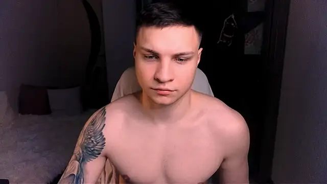 Snapshot of handsome_guy01 chatting on December 2024 09:43:01 PM handsome guy01 online show from December 2024 09:43:01 PM