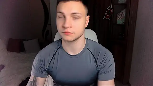 Snapshot of handsome_guy01 chatting on December 2024 11:37:02 PM handsome guy01 online show from December 2024 11:37:02 PM