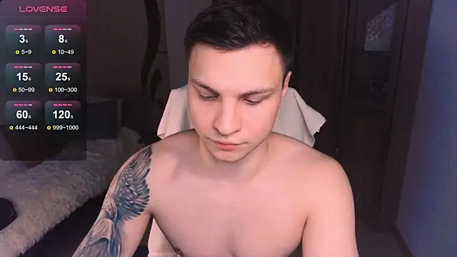 Snapshot of handsome_guy01 chatting on January 2025 09:21:01 PM handsome guy01 online show from January 2025 09:21:01 PM