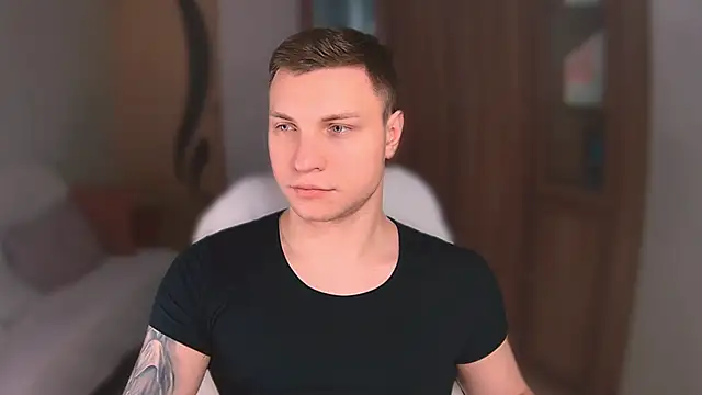Snapshot of handsome_guy01 chatting on February 2025 04:44:02 AM handsome guy01 online show from February 2025 04:44:02 AM