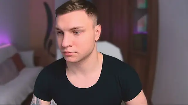 Snapshot of handsome_guy01 chatting on March 2025 04:01:01 AM handsome guy01 online show from March 2025 04:01:01 AM