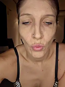 Snapshot of Lenchen_ chatting on January 2025 08:39:01 PM Lenchen  online show from January 2025 08:39:01 PM