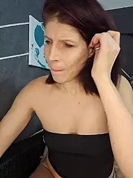 Snapshot of Lenchen_ chatting on January 2025 08:28:01 PM Lenchen  online show from January 2025 08:28:01 PM