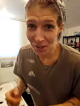 Snapshot of Lenchen_ chatting on January 2025 09:48:01 AM Lenchen  online show from January 2025 09:48:01 AM