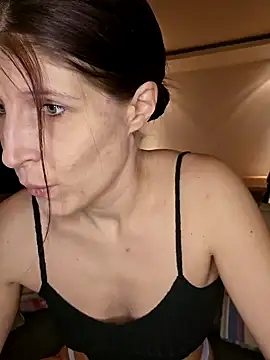 Snapshot of Lenchen_ chatting on February 2025 08:45:01 PM Lenchen  online show from February 2025 08:45:01 PM