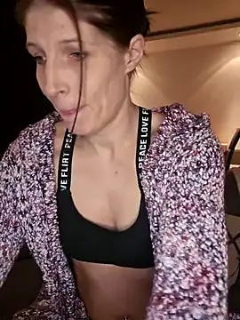 Snapshot of Lenchen_ chatting on February 2025 09:00:01 PM Lenchen  online show from February 2025 09:00:01 PM