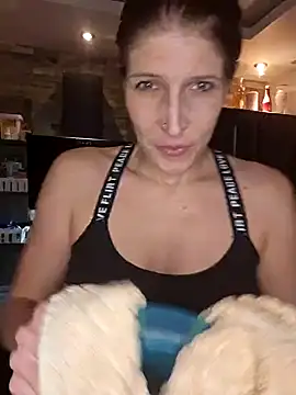 Snapshot of Lenchen_ chatting on February 2025 07:58:02 PM Lenchen  online show from February 2025 07:58:02 PM