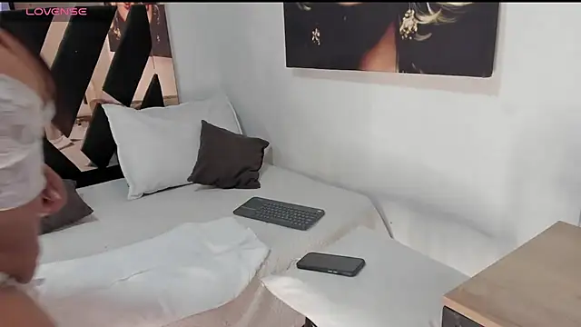 Alenajones online show from June 2026 05:57:01 AM
