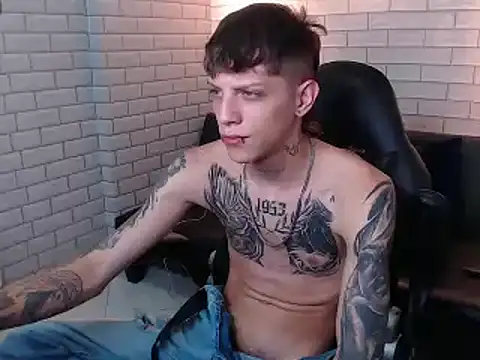 Snapshot of Adam_hard_ chatting on January 2025 11:03:02 PM Adam hard online show from January 2025 11:03:02 PM