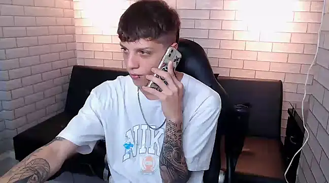 Snapshot of Adam_hard_ chatting on January 2025 08:22:02 PM Adam hard online show from January 2025 08:22:02 PM