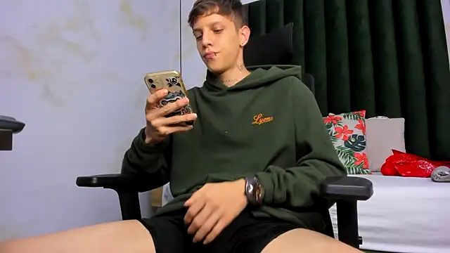 Snapshot of Adam_hard_ chatting on March 2025 11:49:02 PM Adam hard online show from March 2025 11:49:02 PM