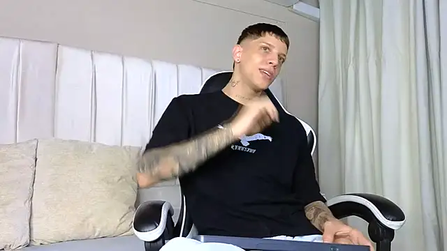 Snapshot of Adam_hard_ chatting on September 2025 08:12:02 PM Adam hard online show from September 2025 08:12:02 PM