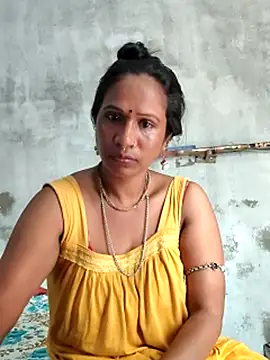 Hotty-dola online show from October 2025 04:57:02 AM