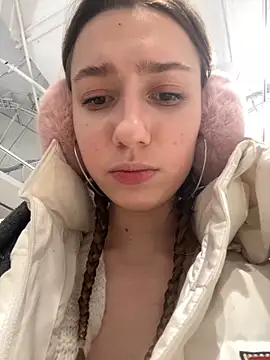 Lia  Love online show from December 2024 04:51:02 PM