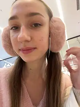 Lia  Love online show from December 2024 11:54:02 AM