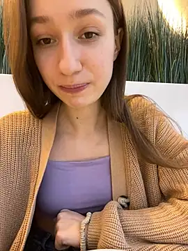 Lia  Love online show from January 2025 12:31:01 PM