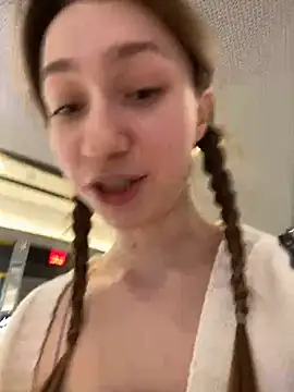 Lia  Love online show from February 2025 03:18:02 PM