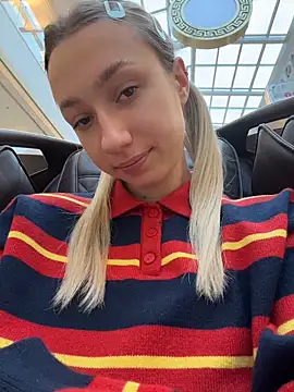 Lia  Love online show from October 2025 10:16:01 AM