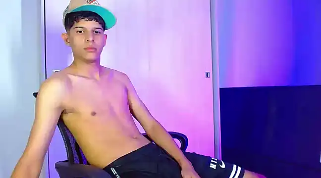 LiamGadiell online show from December 2024 09:18:02 AM