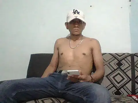 Snapshot of oiram27 chatting on September 2025 05:33:01 AM oiram27 online show from September 2025 05:33:01 AM