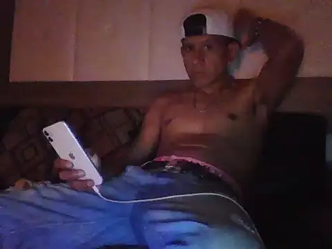 oiram27 online show from November 2025 10:10:02 AM