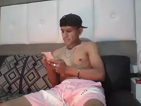 oiram27 online show from November 2025 09:11:01 AM