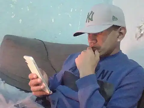 oiram27 online show from December 2025 08:21:01 AM