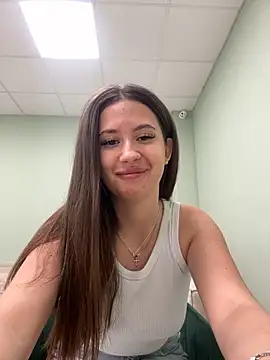 milaleoneli online show from March 2025 11:29:02 AM