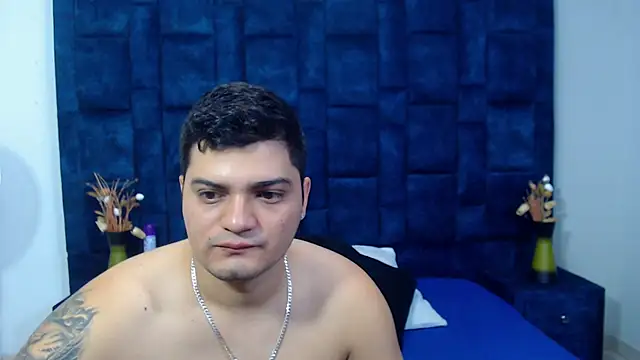 Group Lustt online show from December 2025 03:13:01 AM