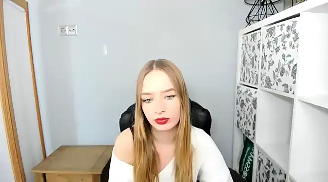 Snapshot of LilaGold chatting on January 2025 04:37:02 PM LilaGold online show from January 2025 04:37:02 PM