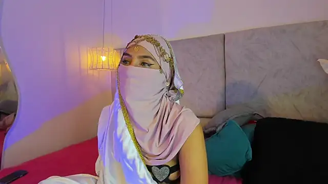 naomiii   online show from November 2025 11:43:01 AM