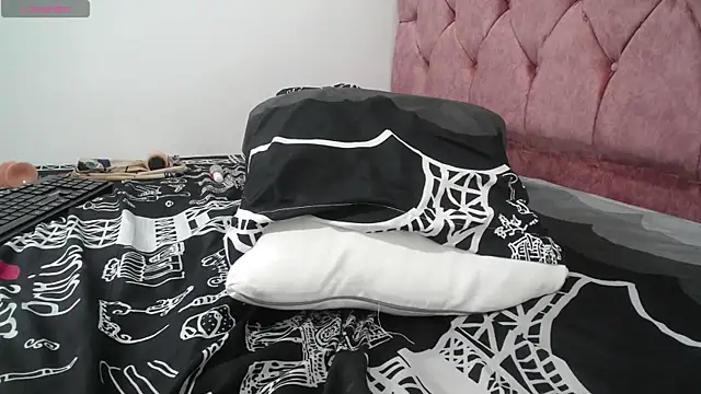 Snapshot of AMBER_LOVE22 chatting on January 2025 06:30:01 PM AMBER LOVE22 online show from January 2025 06:30:01 PM