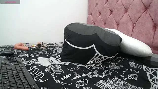 Snapshot of AMBER_LOVE22 chatting on January 2025 10:05:01 PM AMBER LOVE22 online show from January 2025 10:05:01 PM