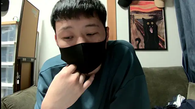 Snapshot of tuki_fu chatting on March 2025 01:38:02 PM tuki fu online show from March 2025 01:38:02 PM