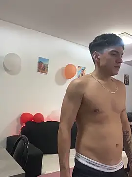 LCarreraa online show from April 2026 01:16:02 AM