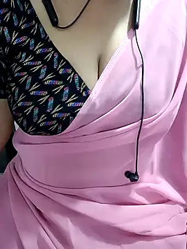 Snapshot of Yours_Radika chatting on December 2024 03:54:02 PM Yours Radika online show from December 2024 03:54:02 PM