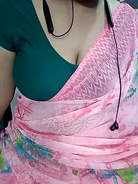 Snapshot of Yours_Radika chatting on December 2024 01:39:02 PM Yours Radika online show from December 2024 01:39:02 PM