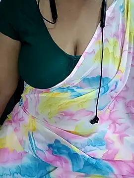 Snapshot of Yours_Radika chatting on December 2024 03:53:02 PM Yours Radika online show from December 2024 03:53:02 PM