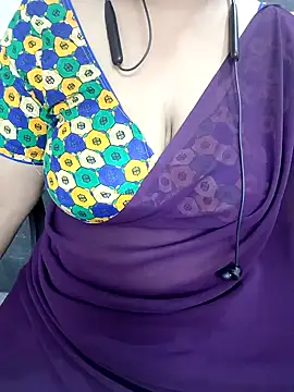 Snapshot of Yours_Radika chatting on January 2025 11:38:02 PM Yours Radika online show from January 2025 11:38:02 PM