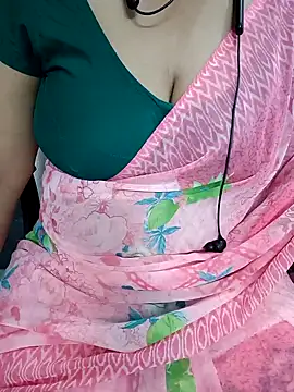 Snapshot of Yours_Radika chatting on January 2025 04:48:01 PM Yours Radika online show from January 2025 04:48:01 PM