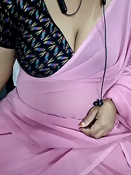 Snapshot of Yours_Radika chatting on February 2025 07:06:02 PM Yours Radika online show from February 2025 07:06:02 PM