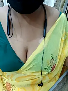 Snapshot of Yours_Radika chatting on February 2025 05:02:02 PM Yours Radika online show from February 2025 05:02:02 PM