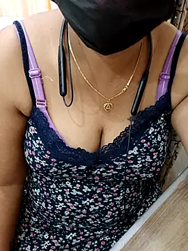 Snapshot of Yours_Radika chatting on February 2025 02:25:01 PM Yours Radika online show from February 2025 02:25:01 PM