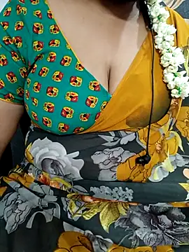 Snapshot of Yours_Radika chatting on March 2025 04:09:01 PM Yours Radika online show from March 2025 04:09:01 PM