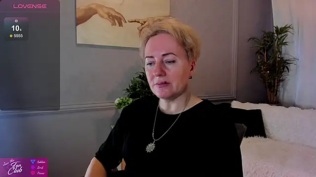 Nika Smit online show from January 2025 10:00:02 AM